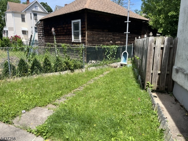 22 Drake Street Bound Brook, NJ 08805 - Photo 2 of 15