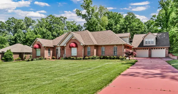 $729,000 | 453 Stonemeadow Road, Clarksville, TN 37043