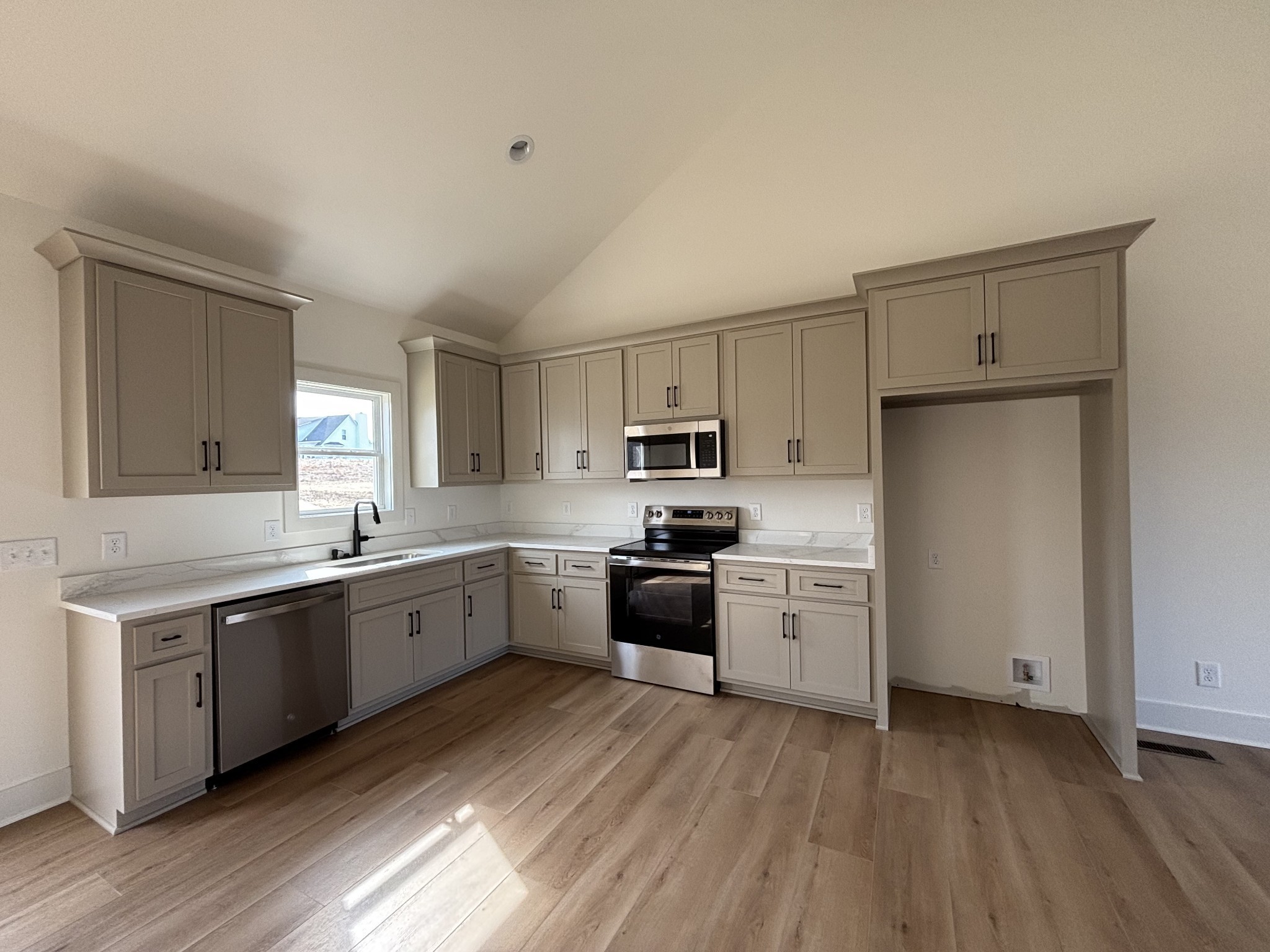 811 North Dickerson Chapel Road Lebanon, TN 37087 - Photo 4 of 12