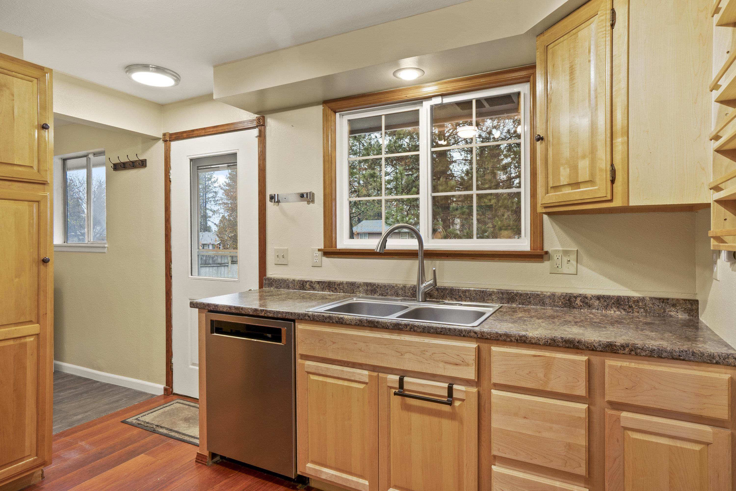 3915 East Pegasus Road Mead, WA 99021 - Photo 8 of 34 Gallery Image 8