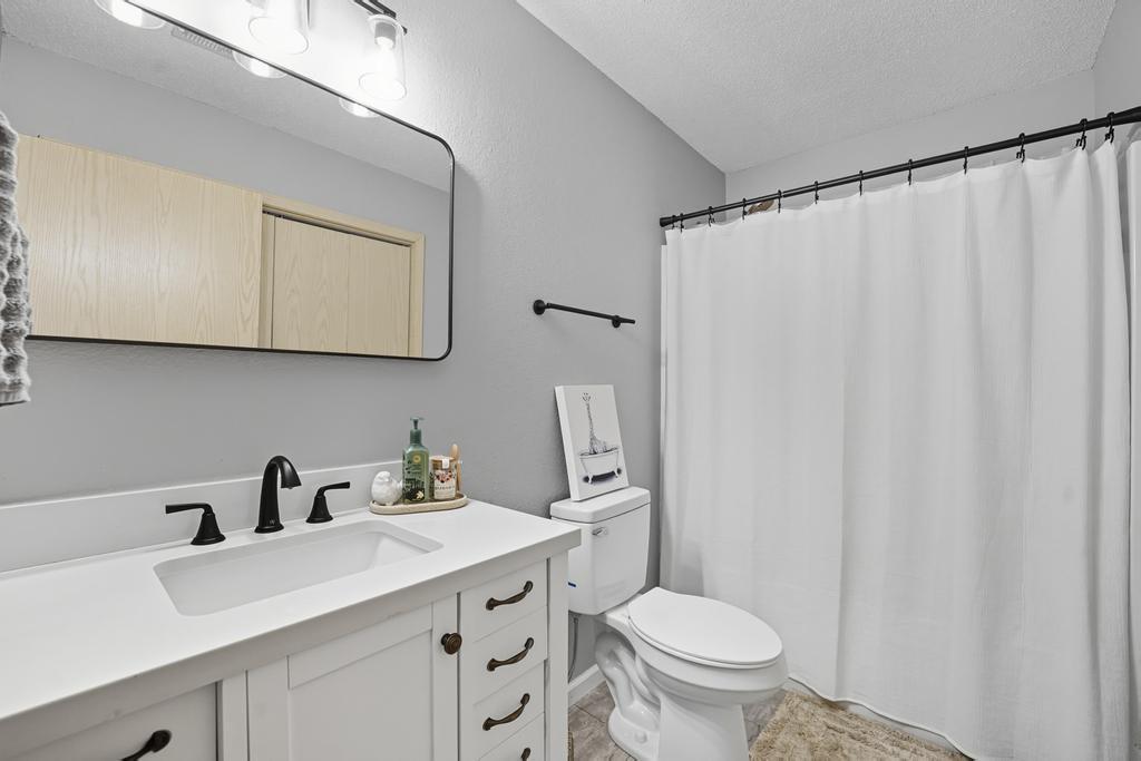 5623 Northwest Sunrise Meadow Circle Lee's Summit, MO 64064 - Photo 15 of 24