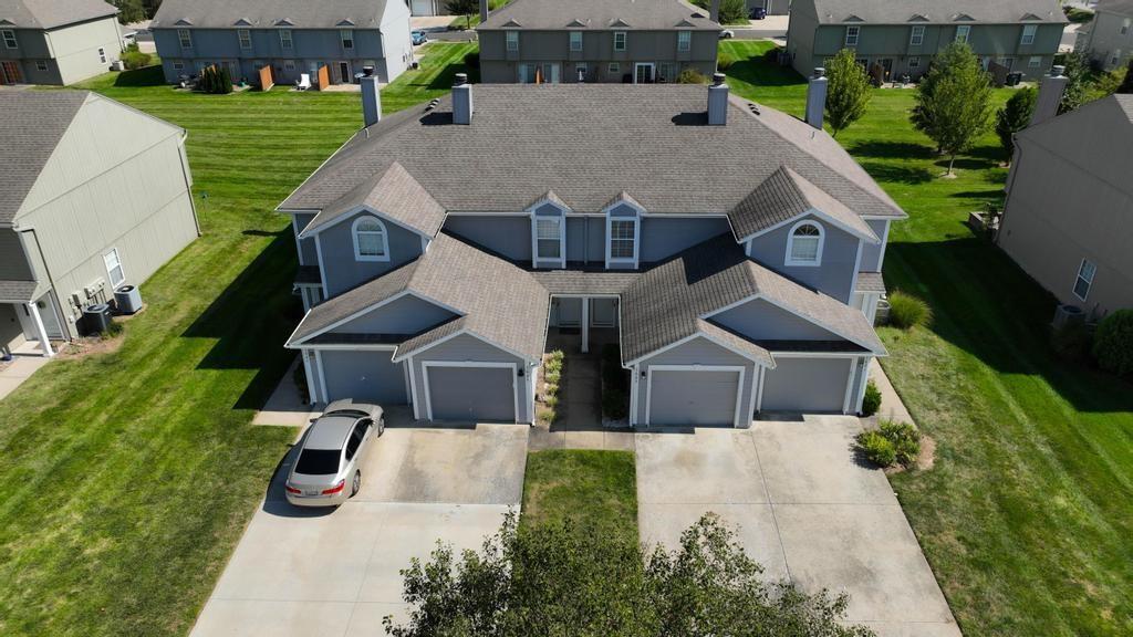 5623 Northwest Sunrise Meadow Circle Lee's Summit, MO 64064 - Photo 3 of 24