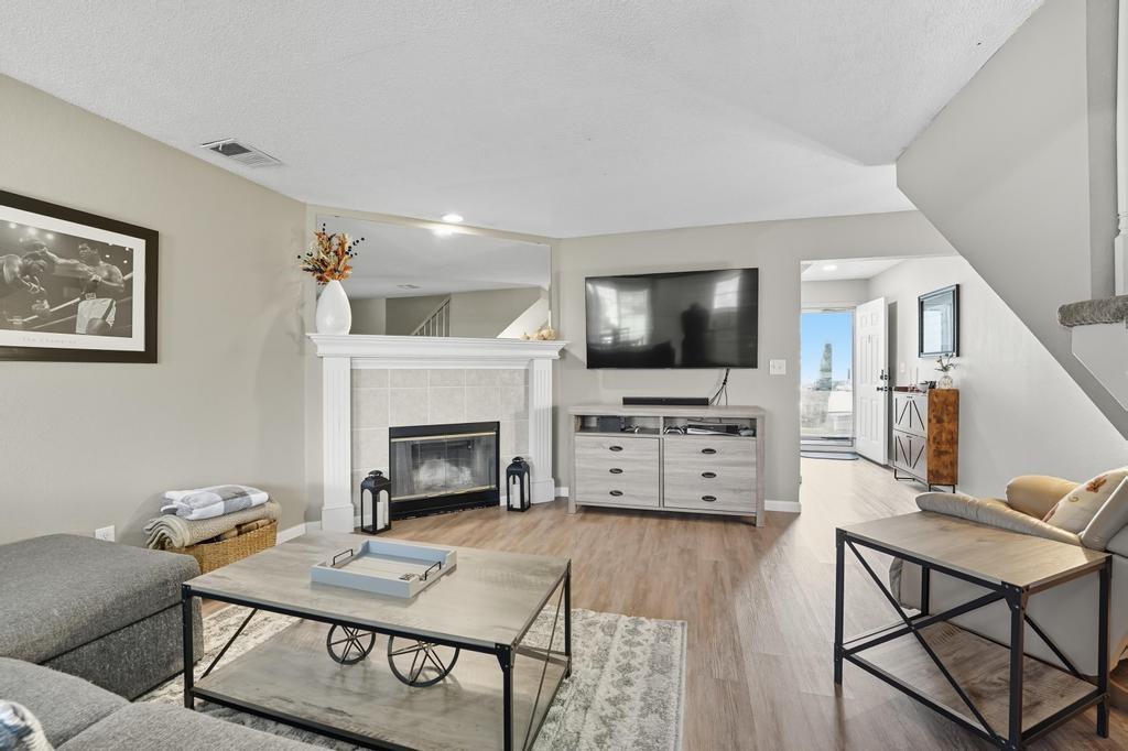 5623 Northwest Sunrise Meadow Circle Lee's Summit, MO 64064 - Photo 5 of 24