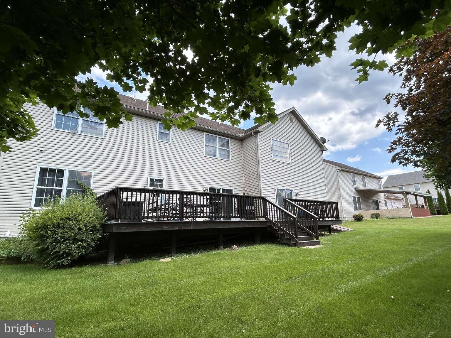207 South Arthur Drive Sinking Spring, PA 19608 - Photo 3 of 25 Gallery Image 3