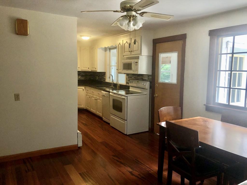 350 Southampton Road Holyoke, MA 01040 - Photo 3 of 23