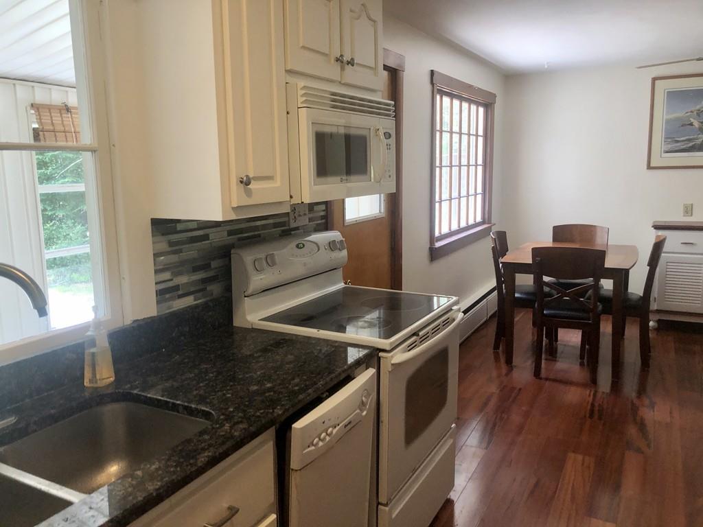 350 Southampton Road Holyoke, MA 01040 - Photo 7 of 23