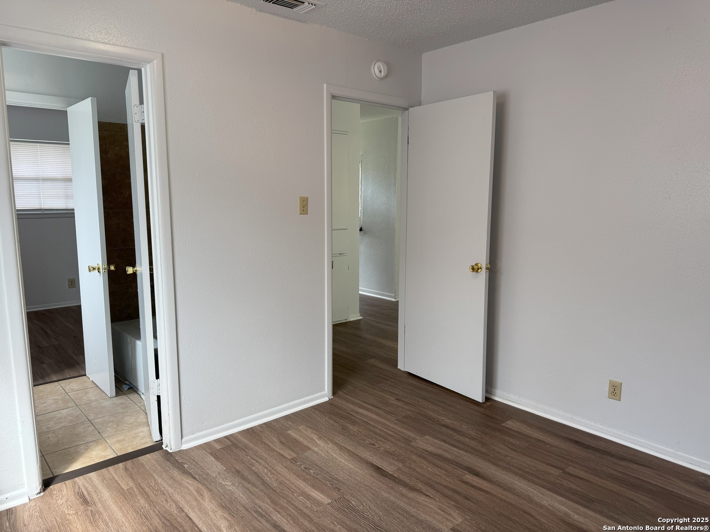 132 Meadow Way Converse, TX 78109 - Photo 5 of 15