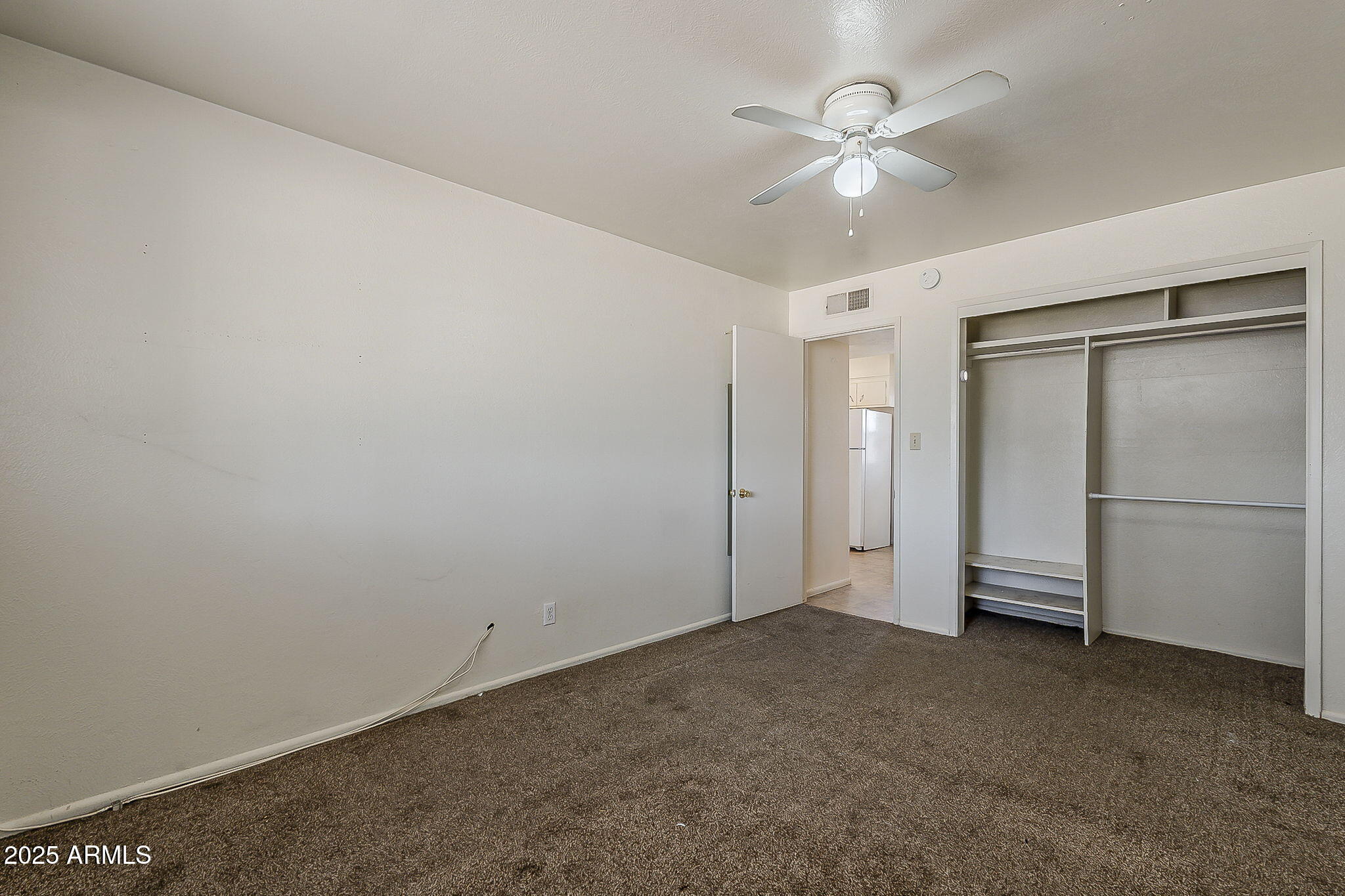 6225 North 10th Place Phoenix, AZ 85014 - Photo 5 of 32 a view of an empty room
