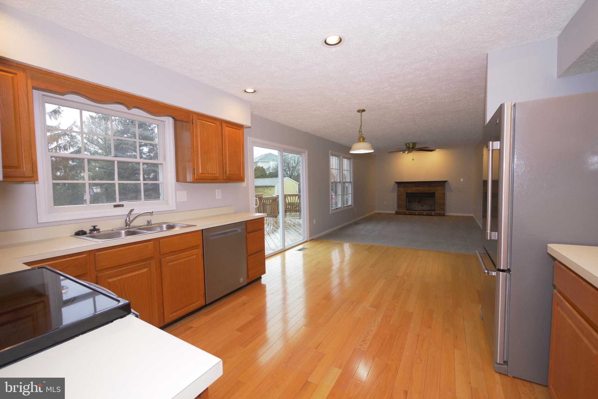 5608 Alysheba Way Frederick, MD 21703 - Photo 9 of 40 Main Level Kitchen