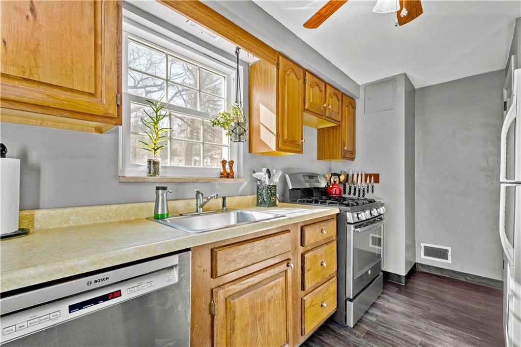 2522 Collins Road Pittsburgh, PA 15235 - Photo 11 of 25 Gallery Image 11