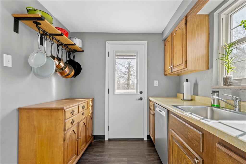 2522 Collins Road Pittsburgh, PA 15235 - Photo 12 of 25 Gallery Image 12