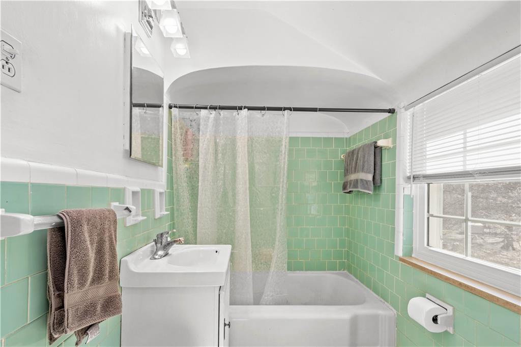 2522 Collins Road Pittsburgh, PA 15235 - Photo 15 of 25 Gallery Image 15
