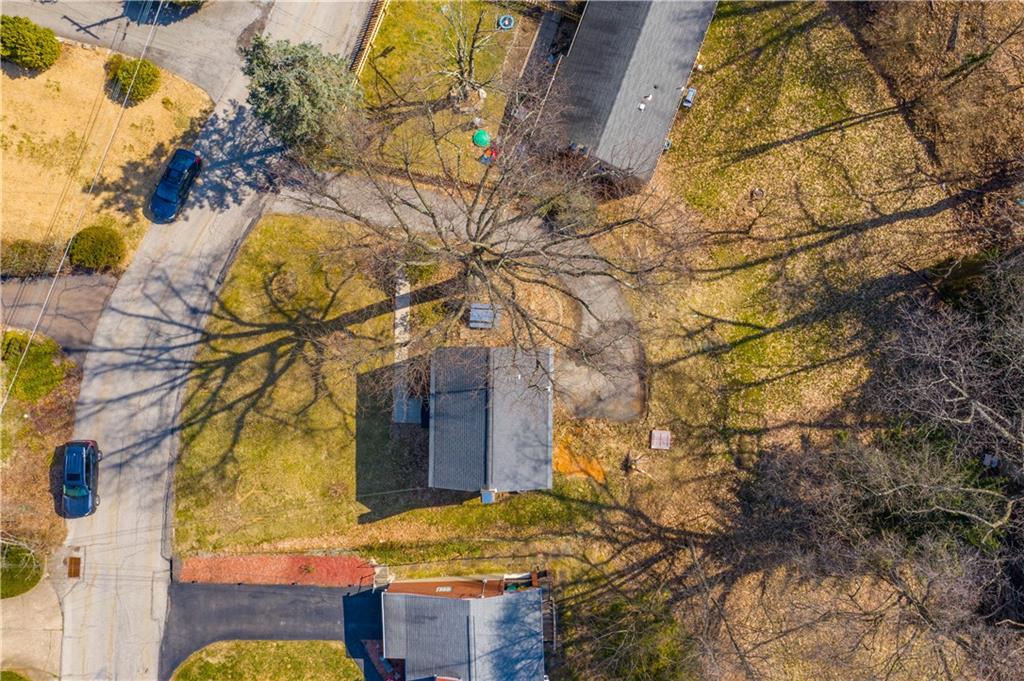 2522 Collins Road Pittsburgh, PA 15235 - Photo 3 of 25 Gallery Image 3