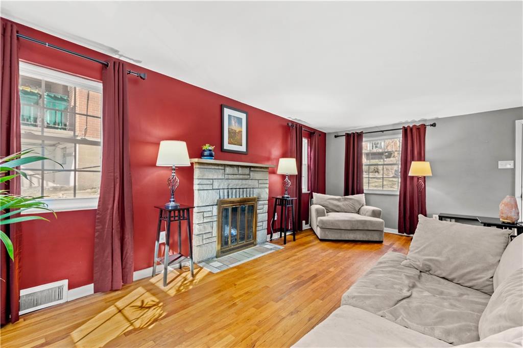 2522 Collins Road Pittsburgh, PA 15235 - Photo 5 of 25 Gallery Image 5