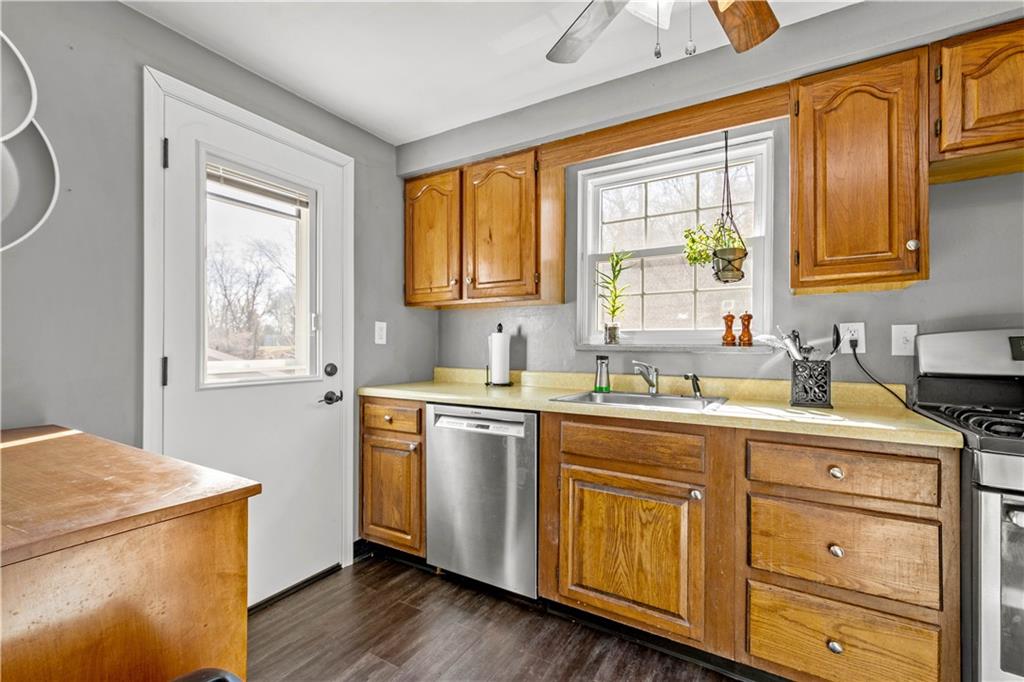 2522 Collins Road Pittsburgh, PA 15235 - Photo 9 of 25 Gallery Image 9