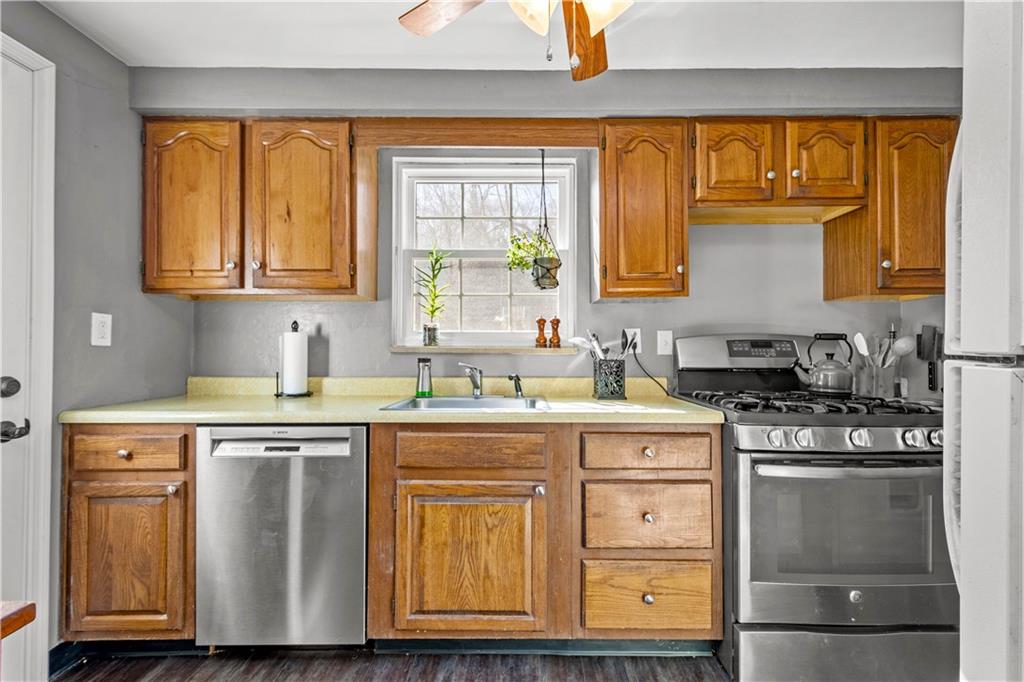 2522 Collins Road Pittsburgh, PA 15235 - Photo 10 of 25 Gallery Image 10