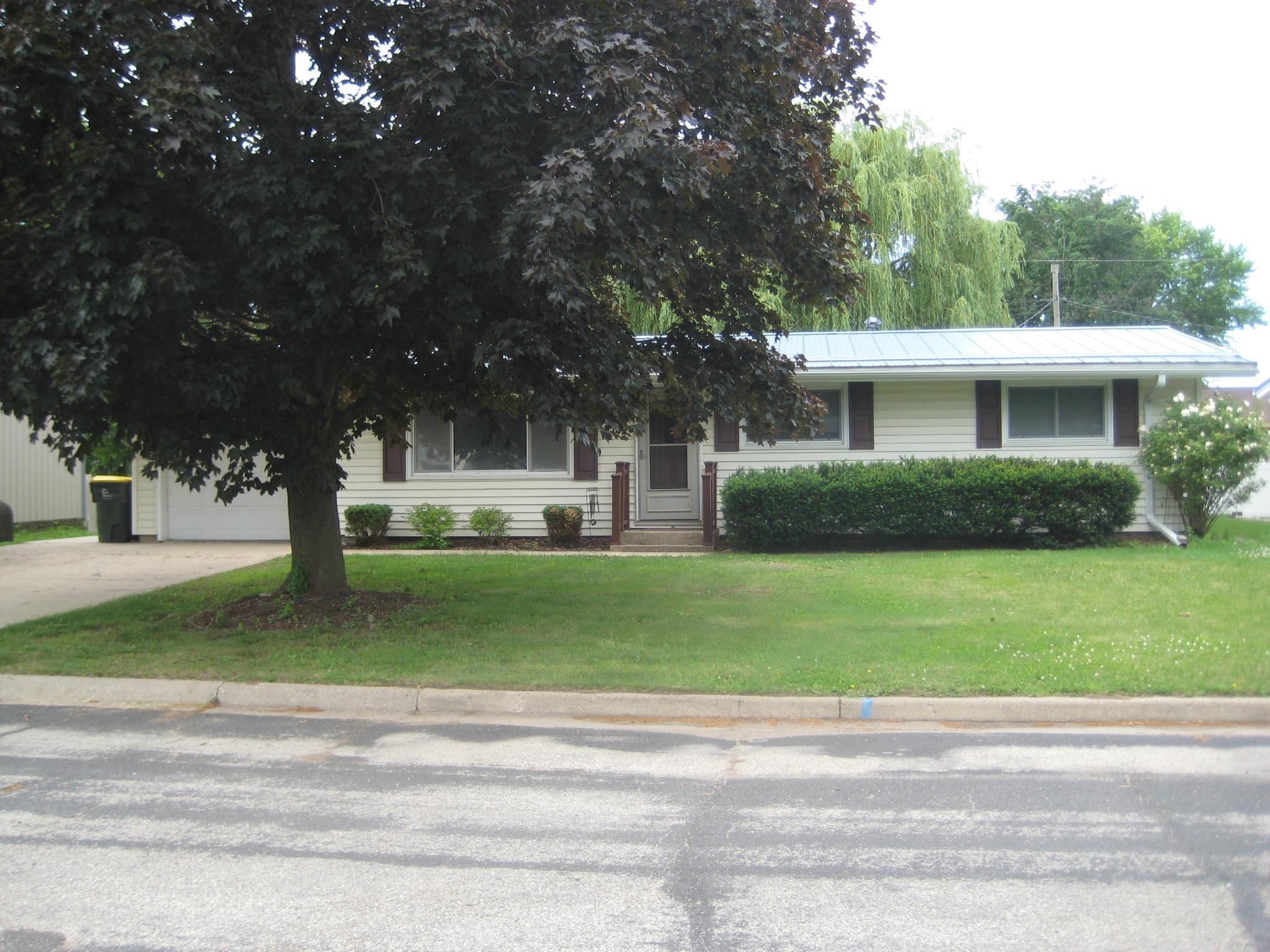 1111 South 5th Street Prairie du Chien, WI 53821 - Photo 3 of 26