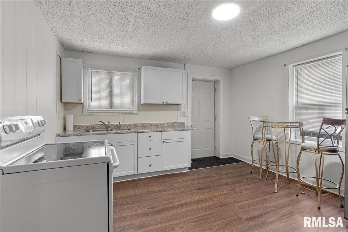 1235 North 8th Street Springfield, IL 62702 - Photo 10 of 19