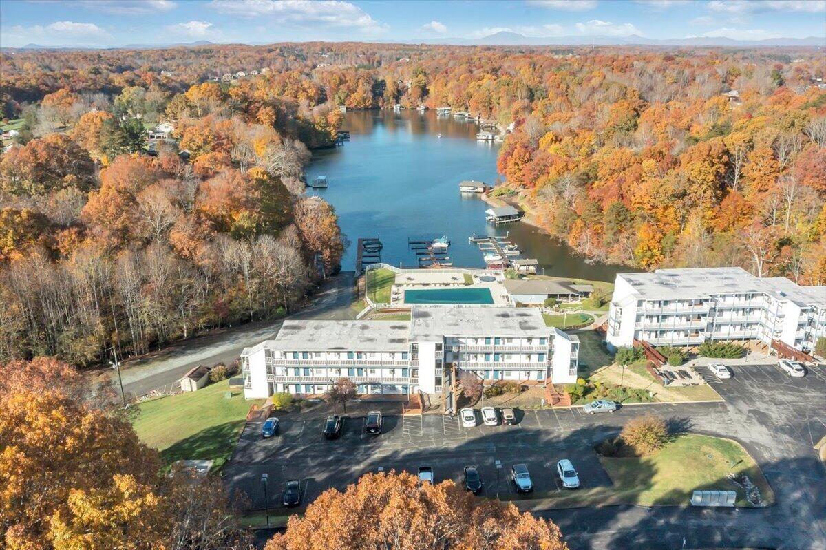 1089 Bluewater Drive, Unit 305 Moneta, VA 24121 - Photo 26 of 41 a view of a city and an ocean view