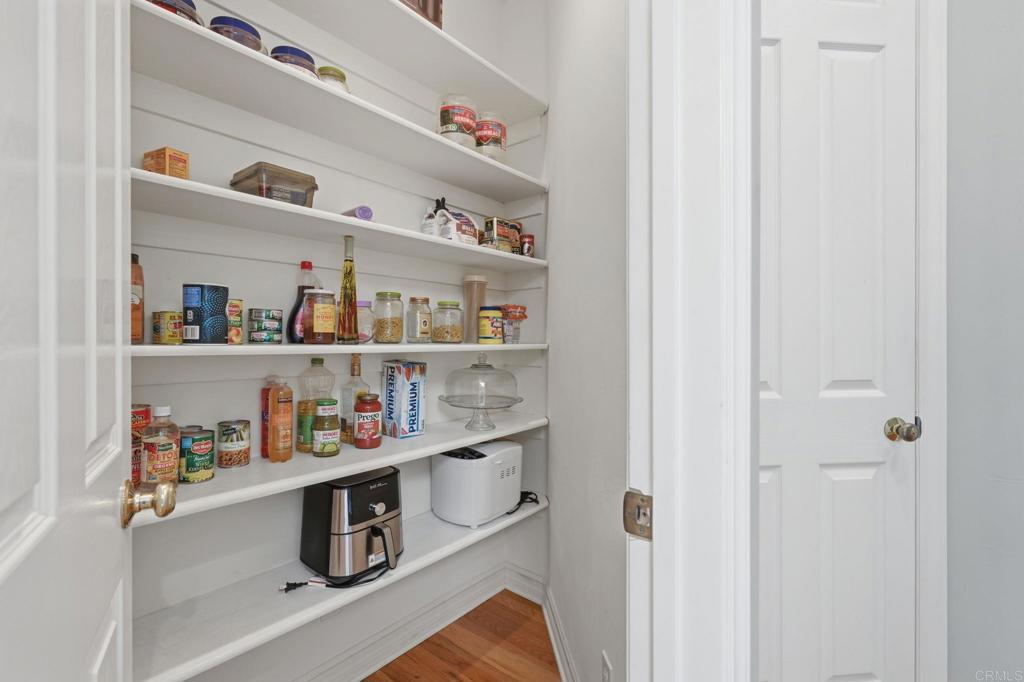 2292 Dos Lomas Fallbrook, CA 92028 - Photo 30 of 71 Walk in pantry
