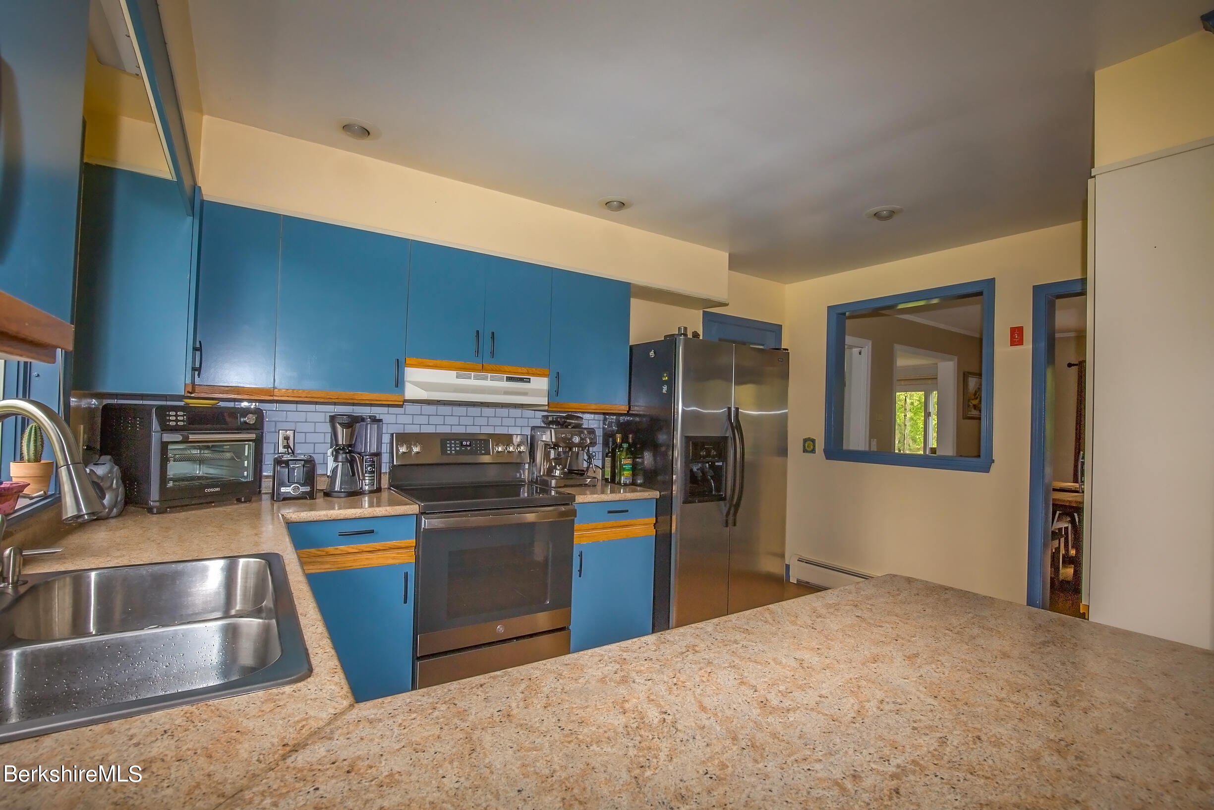 21 Roberta Road Pittsfield, MA 01201 - Photo 12 of 53 Kitchen