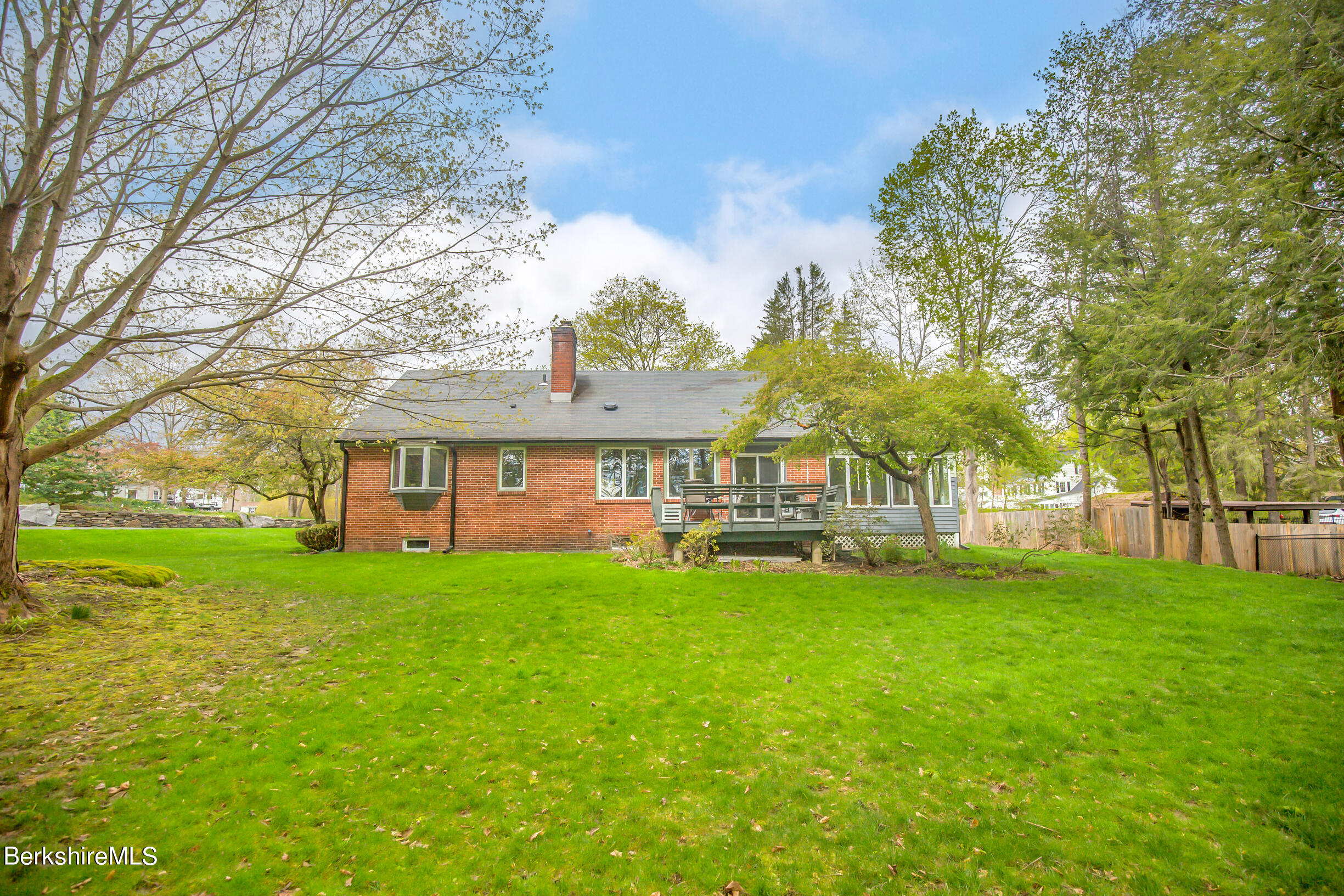 21 Roberta Road Pittsfield, MA 01201 - Photo 36 of 53 Back view