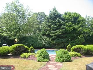 11 Azalea Way Hamilton Square, NJ 08690 - Photo 3 of 6