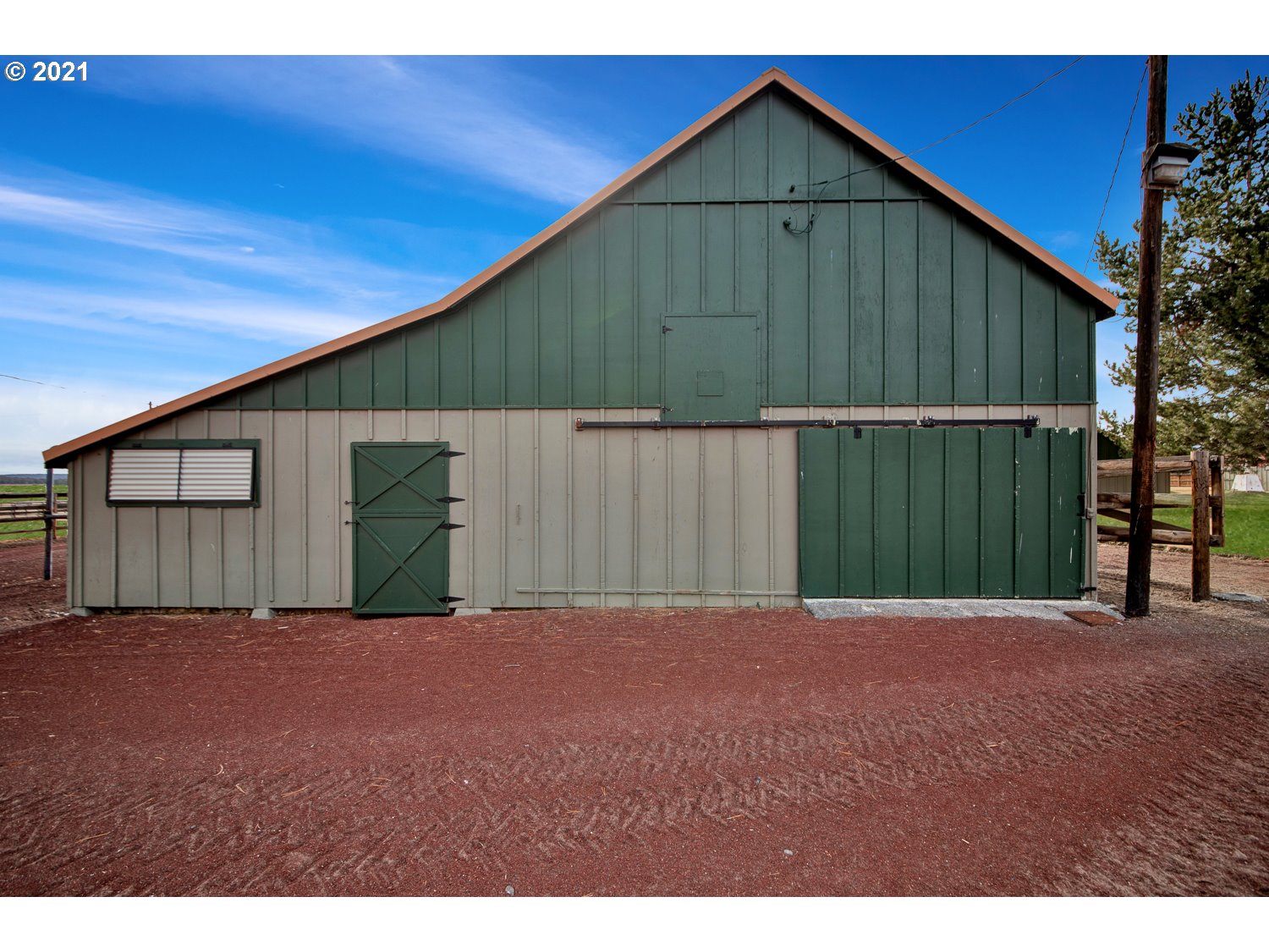 68760 George Cyrus Road Sisters, OR 97759 - Photo 7 of 31 Gallery Image 7