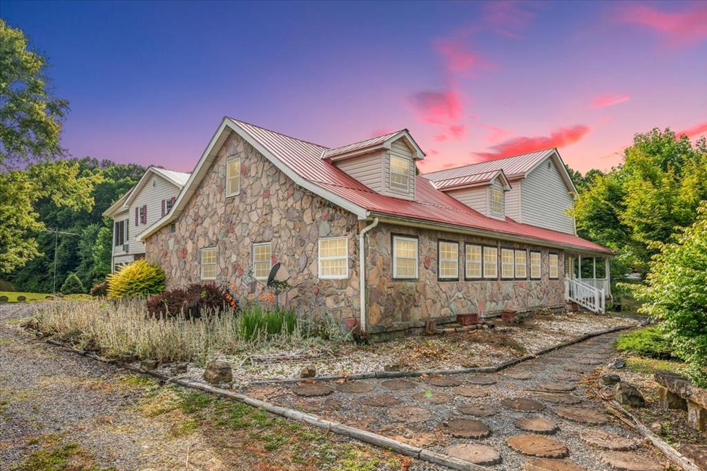 885 North Hazel Mountain Road Dante, VA 24237 - Photo 3 of 74 Gallery Image 3