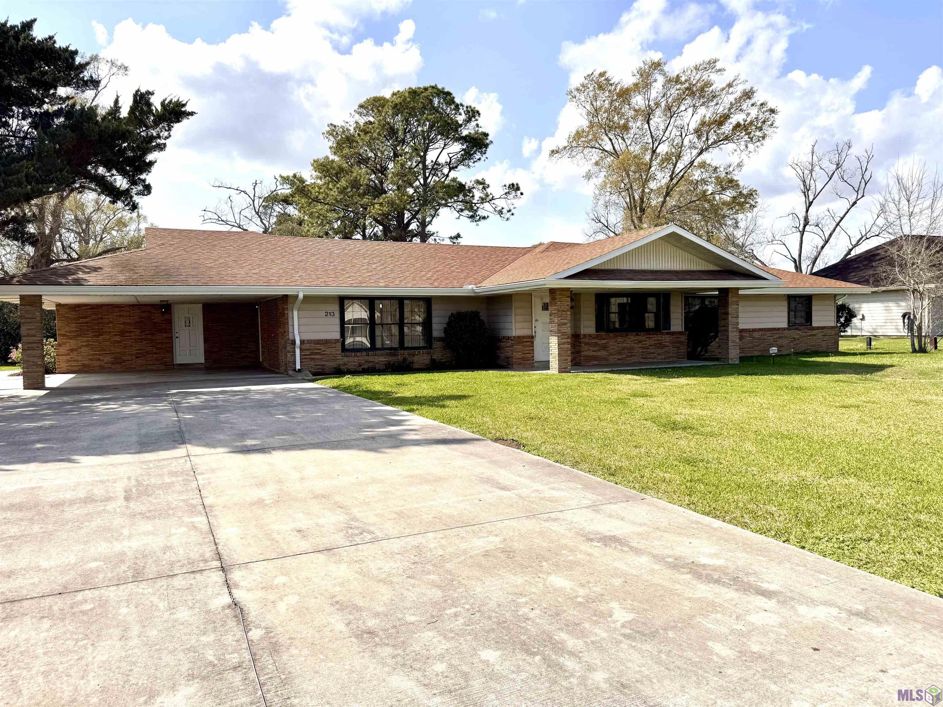 213 Lake Palourde Road Amelia, LA 70380 - Photo 2 of 42