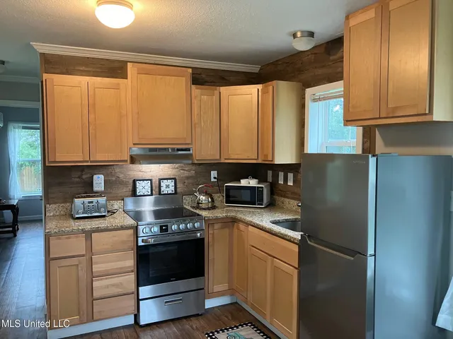 $175,000 | 305 South Cleveland Avenue, Long Beach, MS 39560