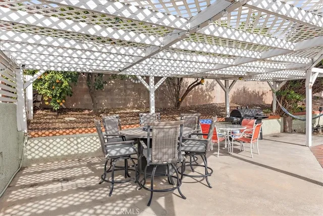 a view of an outdoor space and a yard