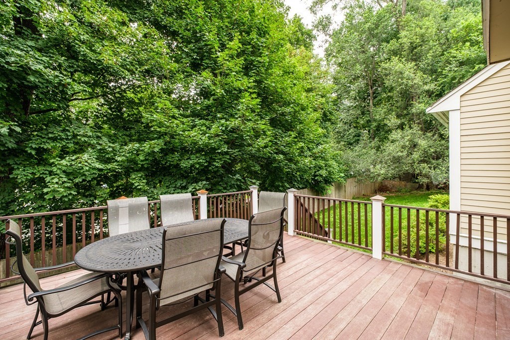 11 Bobolink Road Wellesley, MA 02481 - Photo 11 of 38