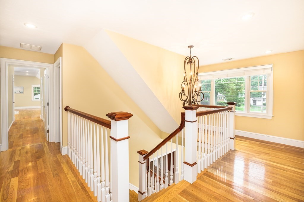 11 Bobolink Road Wellesley, MA 02481 - Photo 15 of 38