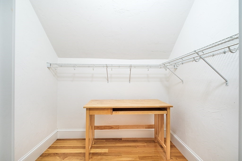 11 Bobolink Road Wellesley, MA 02481 - Photo 18 of 38