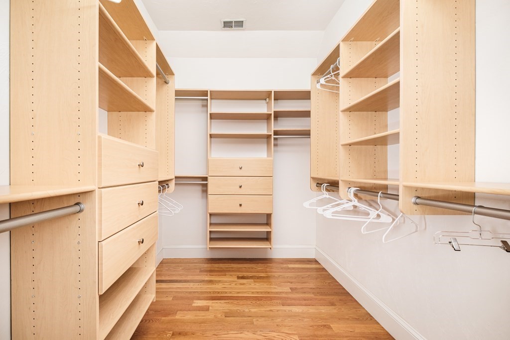 11 Bobolink Road Wellesley, MA 02481 - Photo 19 of 38