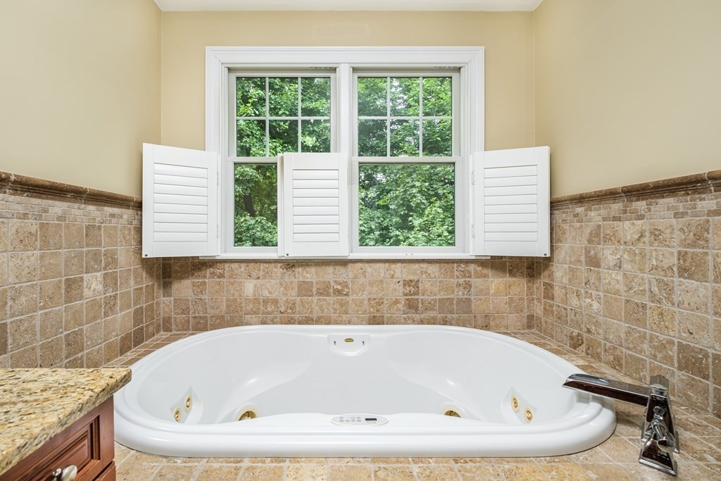 11 Bobolink Road Wellesley, MA 02481 - Photo 22 of 38