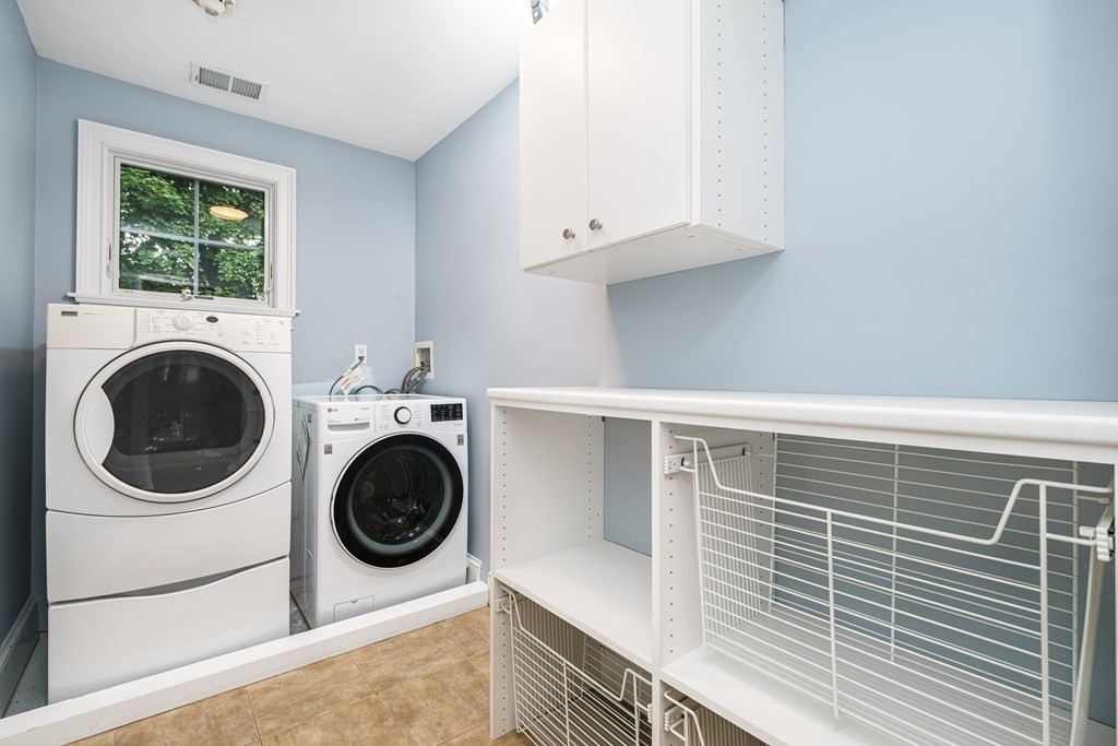 11 Bobolink Road Wellesley, MA 02481 - Photo 25 of 38