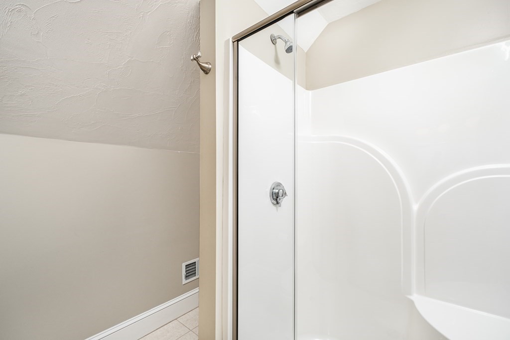 11 Bobolink Road Wellesley, MA 02481 - Photo 35 of 38