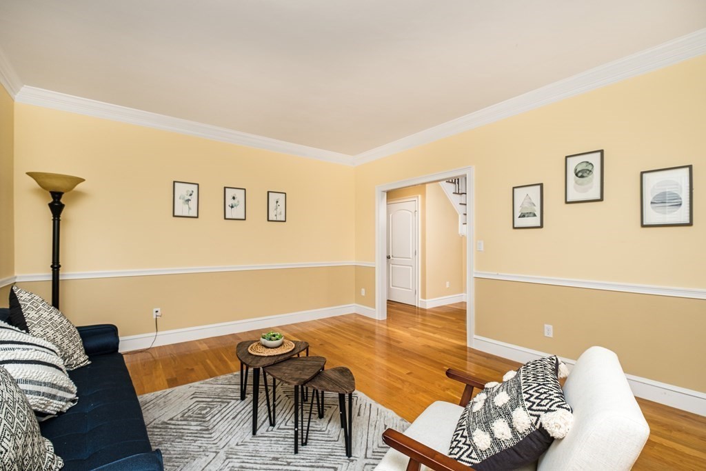 11 Bobolink Road Wellesley, MA 02481 - Photo 10 of 38