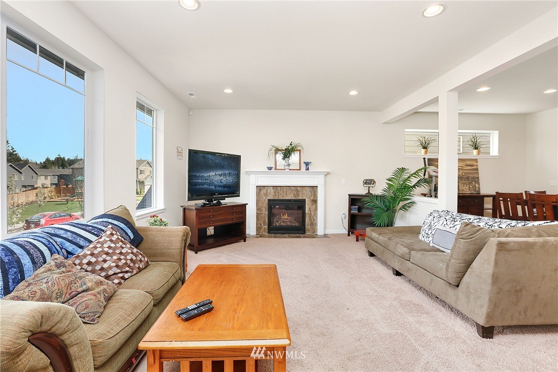 3604 202nd Pl S East Bothell, WA 98012 - Photo 3 of 20