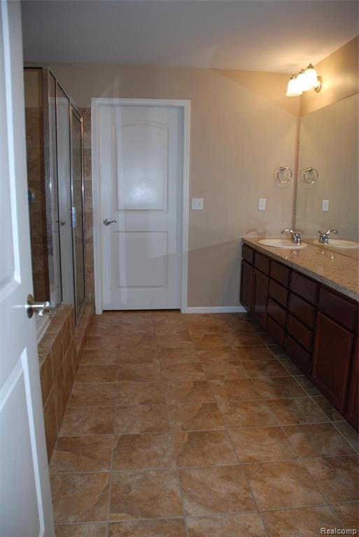 3535 Hogan Circle Rochester Hills, MI 48307 - Photo 22 of 43