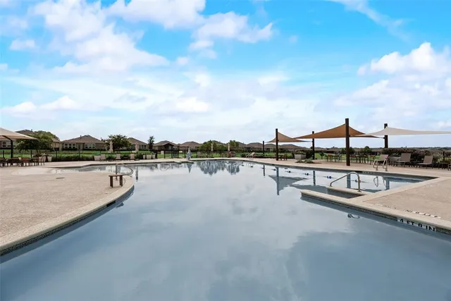 $329,000 | 1001 Memorial Drive, Aubrey, TX 76227