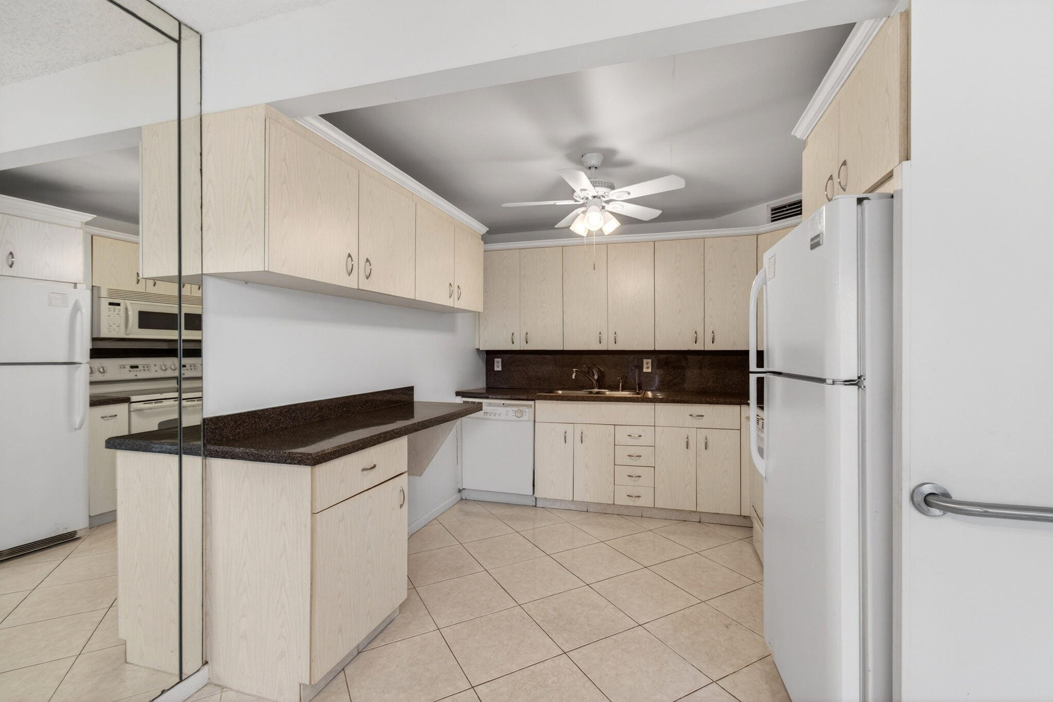 1009 Hythe A Boca Raton, FL 33434 - Photo 16 of 79 11-web-or-mls-DSC_3799