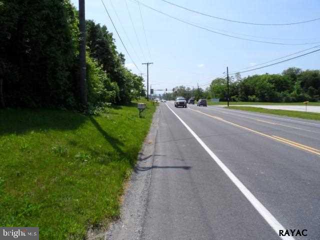 1745 York Road Gettysburg, PA 17325 - Photo 3 of 7