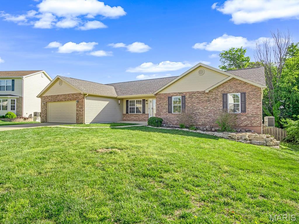 831 Victorian Avenue Waterloo, IL 62298 - Photo 1 of 40
