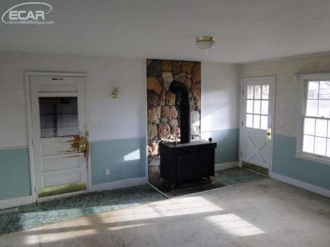 14015 North Vassar Road Millington, MI 48746 - Photo 9 of 15 20454092-8.JPG