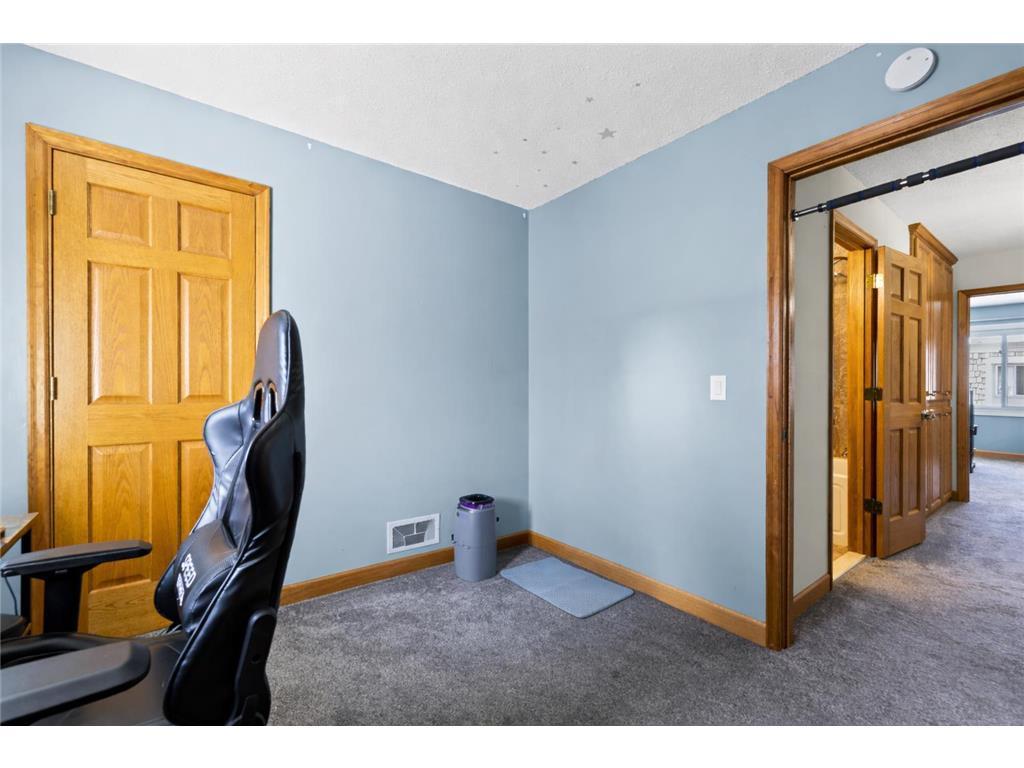 6016 Golden Valley Road Minneapolis, MN 55422 - Photo 13 of 23