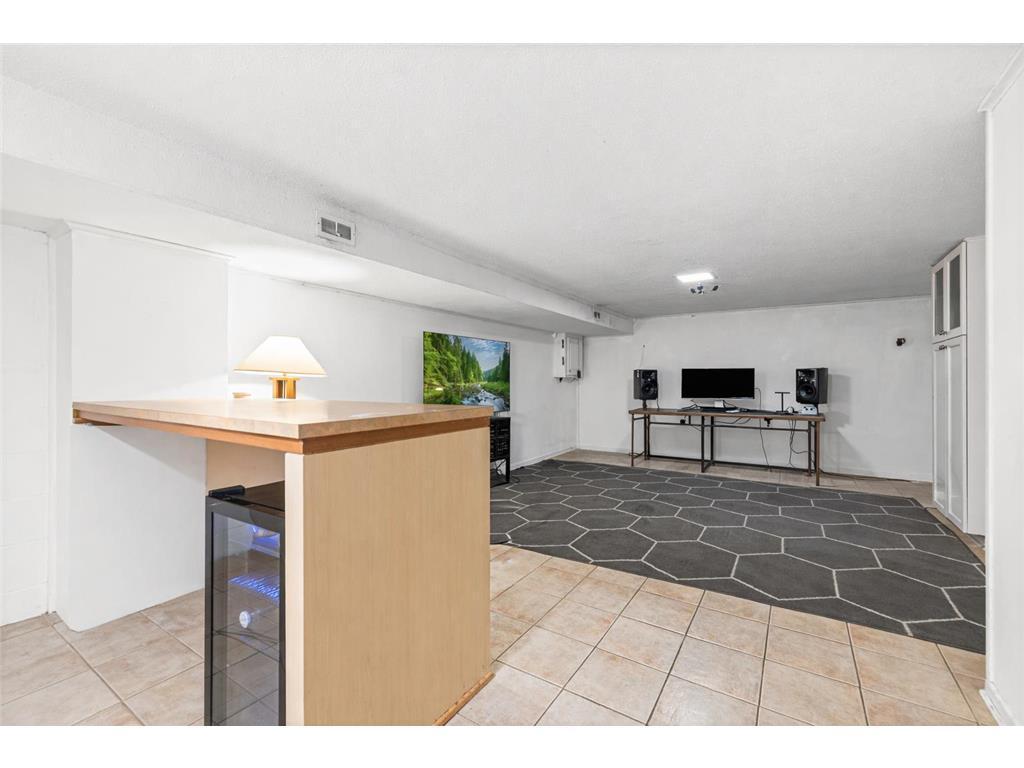 6016 Golden Valley Road Minneapolis, MN 55422 - Photo 15 of 23