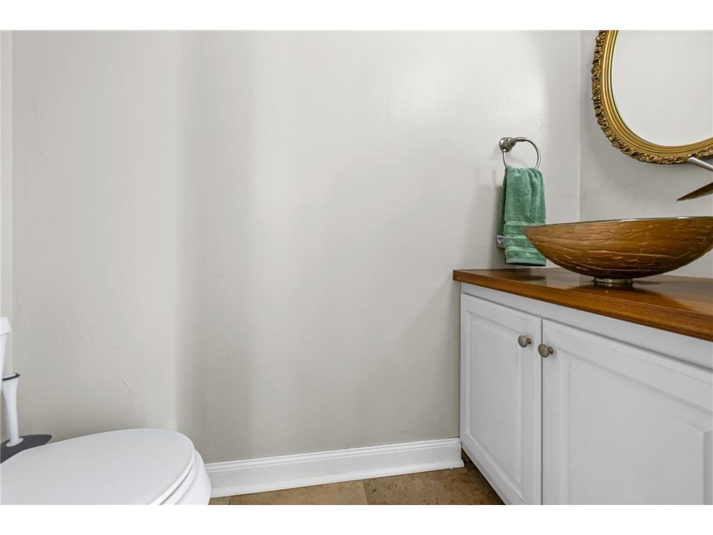 6016 Golden Valley Road Minneapolis, MN 55422 - Photo 8 of 23